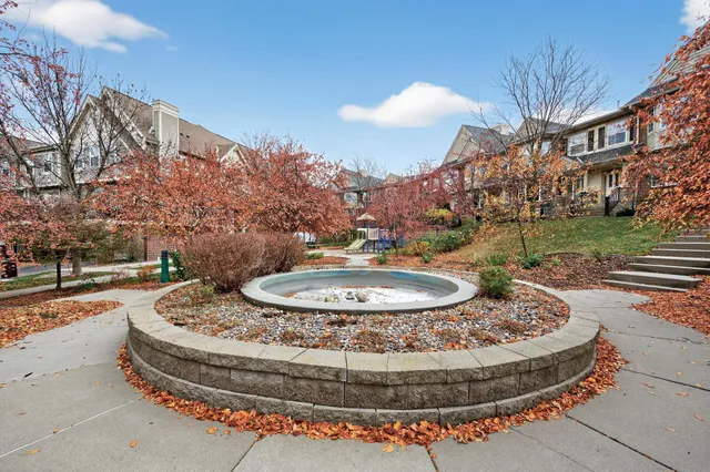 $329,900 | 11343 Stratton Avenue, Unit 202, Eden Prairie, MN 55344