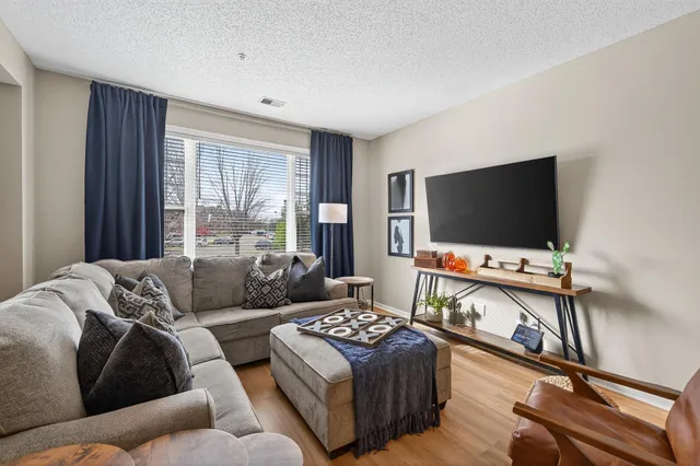 $329,900 | 11343 Stratton Avenue, Unit 202, Eden Prairie, MN 55344