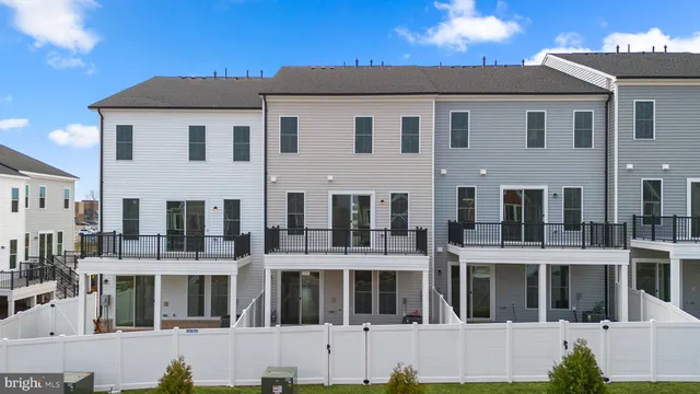 $827,046 | 44486 Lowestoft Square, Ashburn, VA 20147