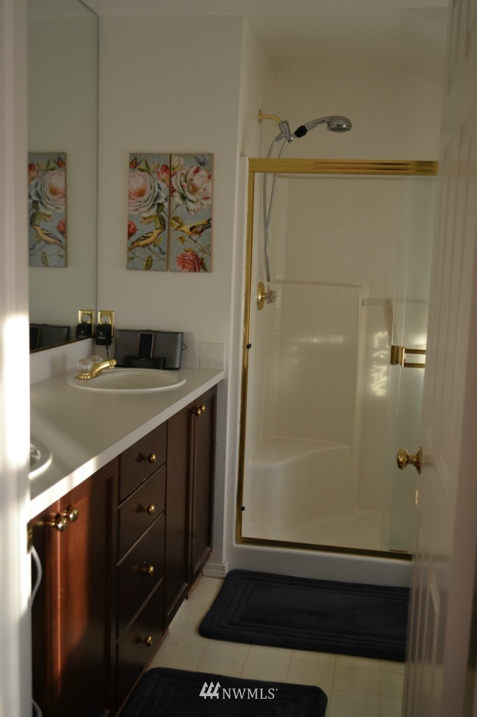 3828 Northeast 5th Place Renton, WA 98056 - Photo 14 of 15