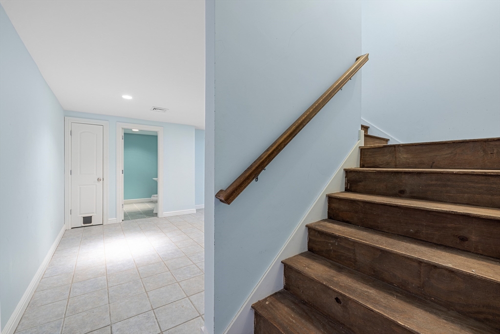 75 Cornell Road Marblehead, MA 01945 - Photo 23 of 26 a view of entryway