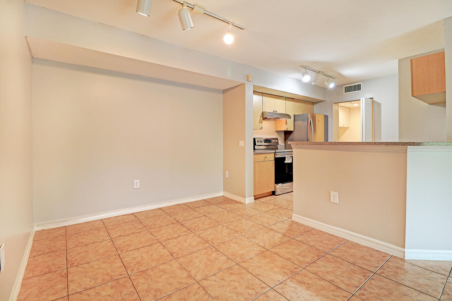 1311 Villa Circle Boynton Beach, FL 33435 - Photo 5 of 15 5_edited