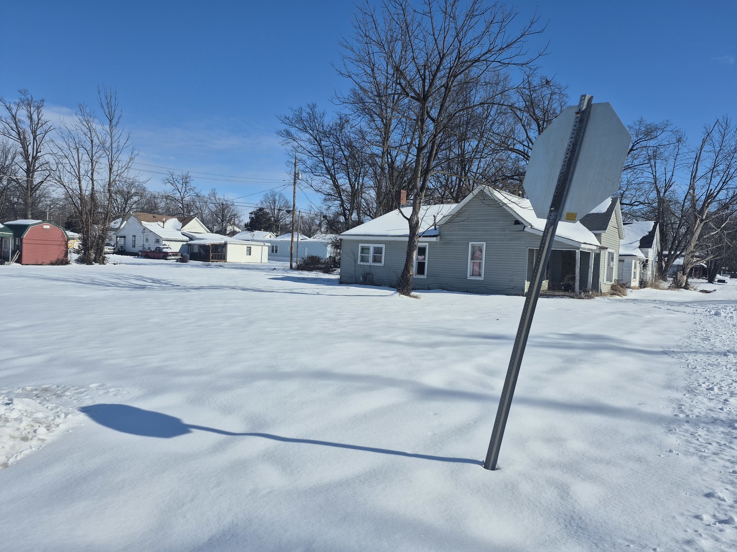 828 Elder Street Eldorado, IL 62930 - Photo 2 of 3