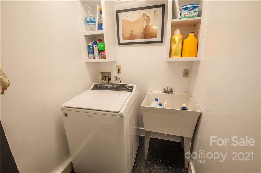 15655 Cool Springs Road Cleveland, NC 27013 - Photo 13 of 26 a utility room with dryer and washer