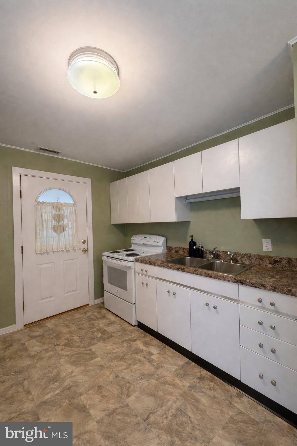 619 Beaumont Road Fairless Hills, PA 19030 - Photo 7 of 20