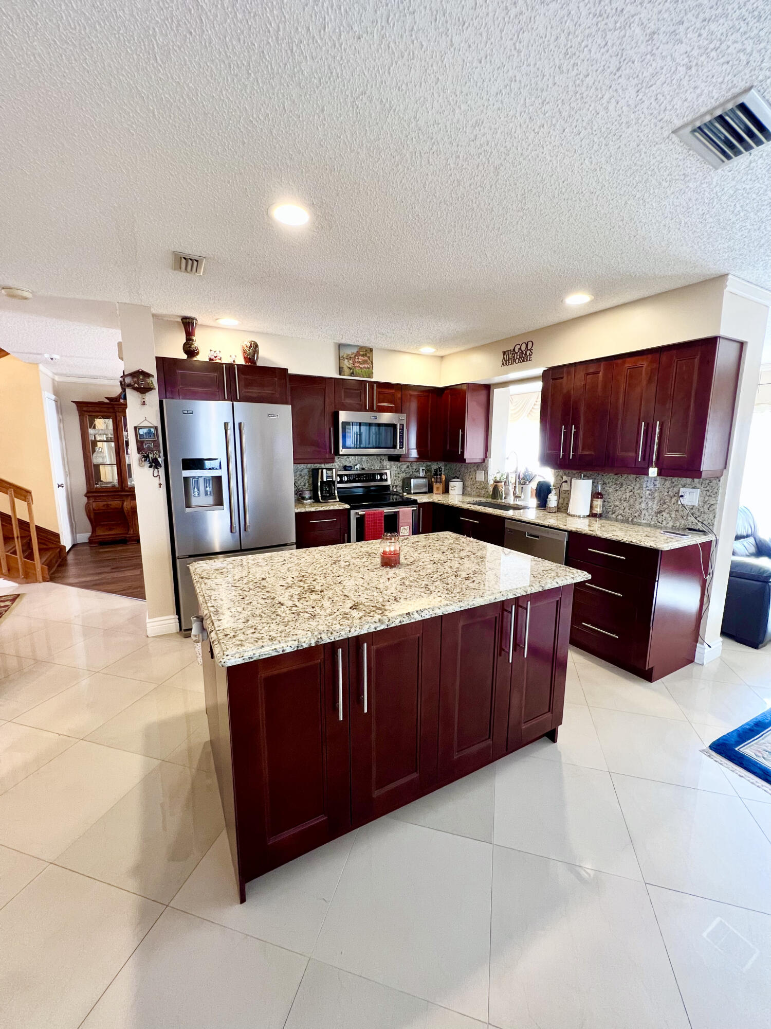 10710 Palm Spring Drive Boca Raton, FL 33428 - Photo 4 of 27 IMG_1354