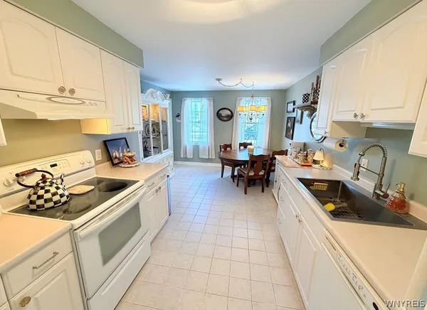 $294,900 | 58 Kenton Place, Hamburg, NY 14075