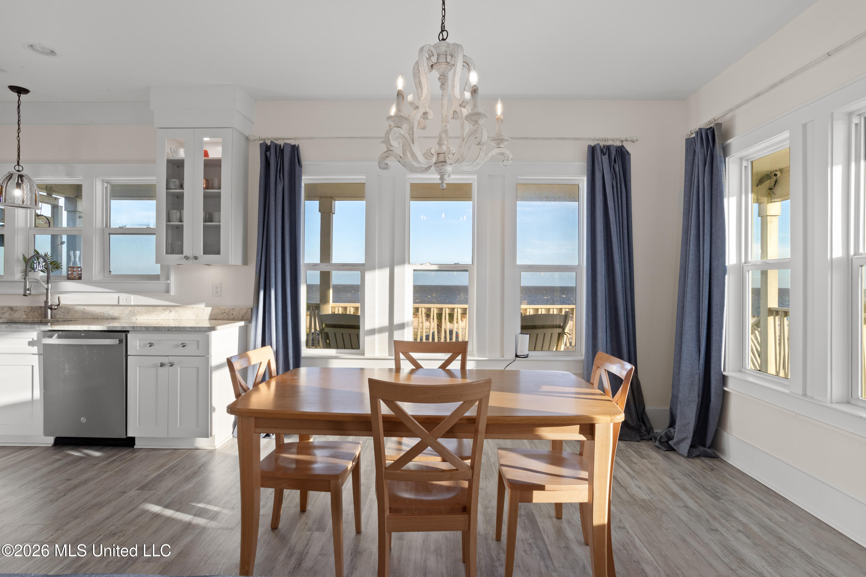 1623 Cayman Cove Biloxi, MS 39531 - Photo 18 of 58 00054