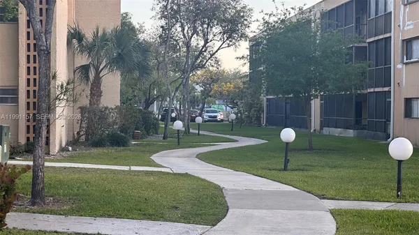 $2,300 | 8401 Southwest 107th Avenue, Unit 331E, Miami, FL 33173