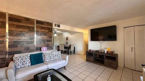 $2,300 | 8401 Southwest 107th Avenue, Unit 331E, Miami, FL 33173