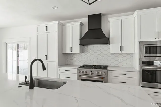 $675,000 | Undisclosed Address, Manlius, NY 13104