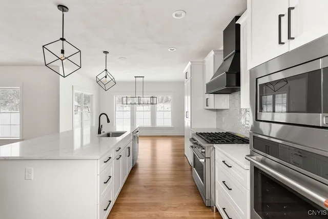 $675,000 | Undisclosed Address, Manlius, NY 13104