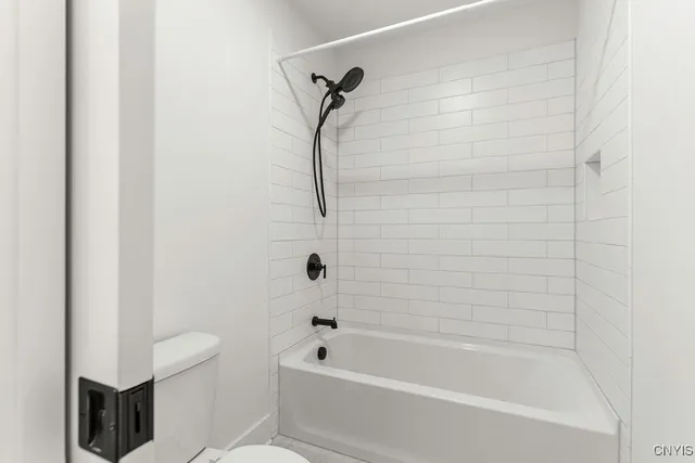 $675,000 | Undisclosed Address, Manlius, NY 13104