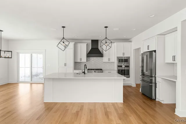 $675,000 | Undisclosed Address, Manlius, NY 13104