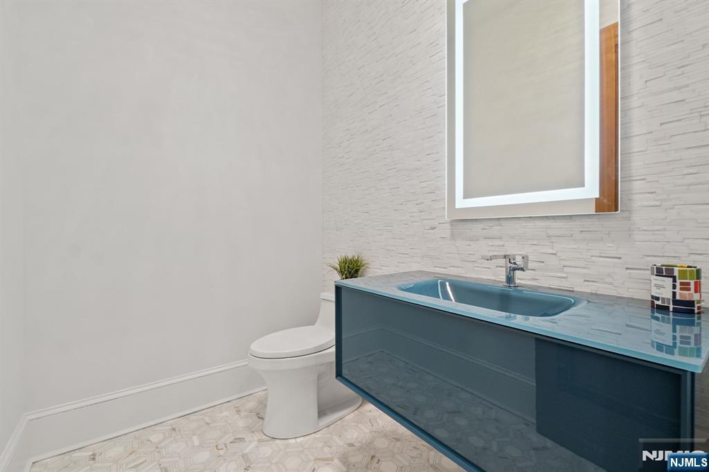 978 Closter Dock Road Alpine, NJ 07620 - Photo 12 of 23