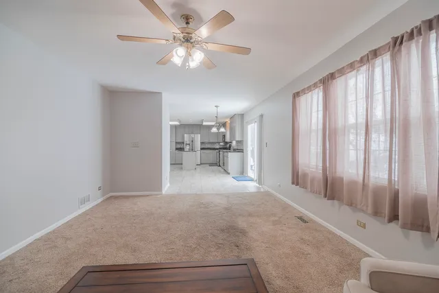 $4,100 | 164 Forestview Court, Aurora, IL 60502