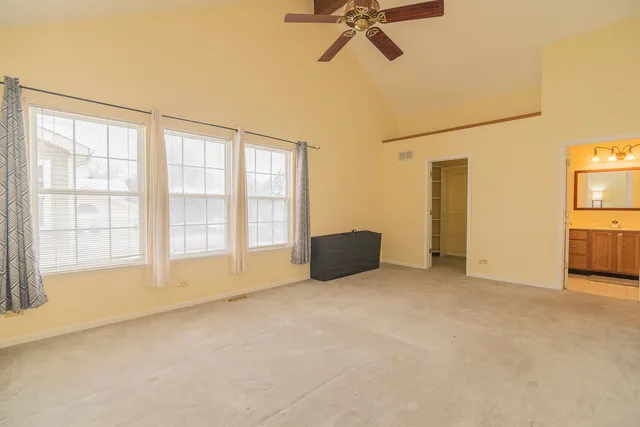 $4,100 | 164 Forestview Court, Aurora, IL 60502