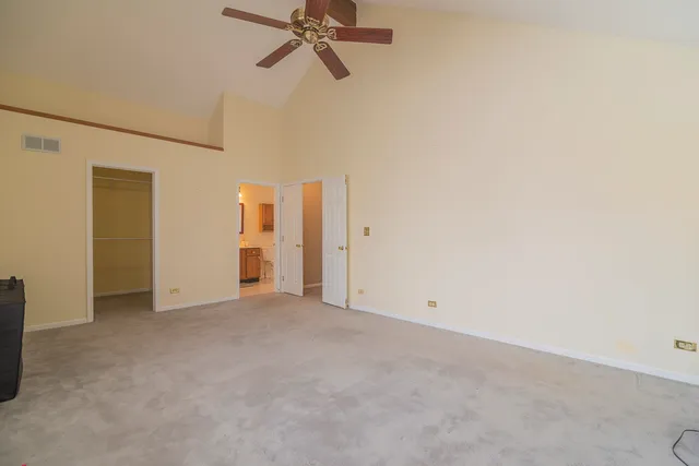 $4,100 | 164 Forestview Court, Aurora, IL 60502