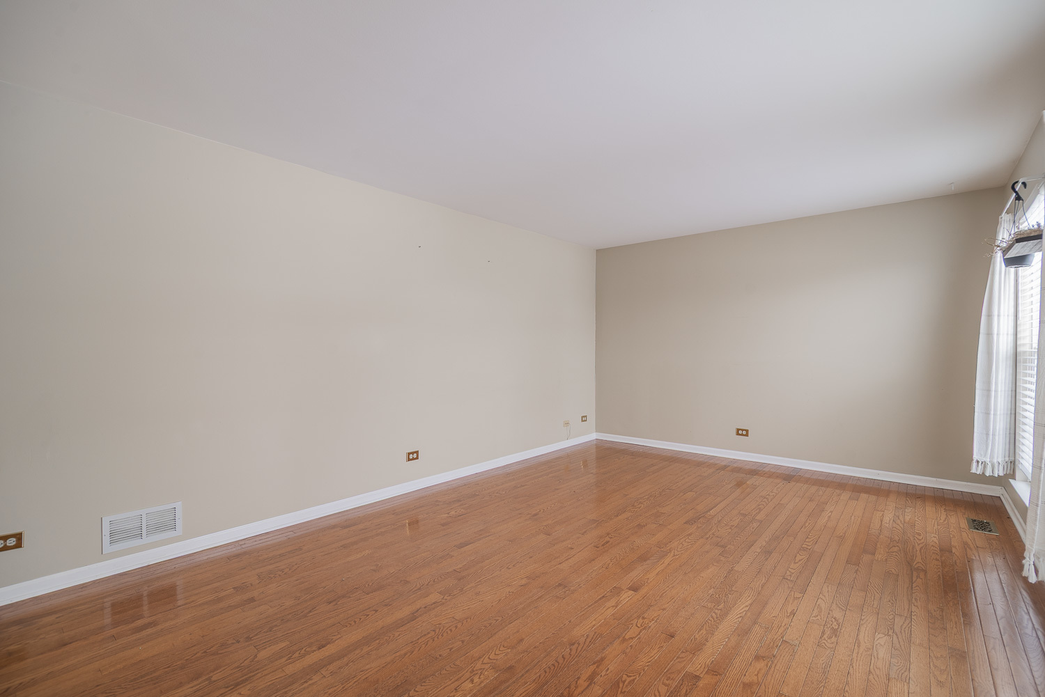 164 Forestview Court Aurora, IL 60502 - Photo 3 of 42