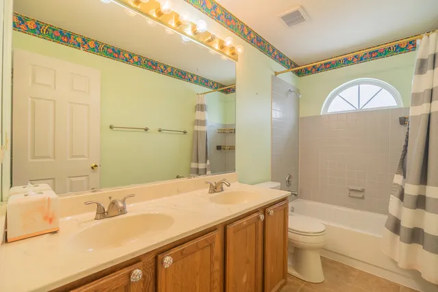 $4,100 | 164 Forestview Court, Aurora, IL 60502