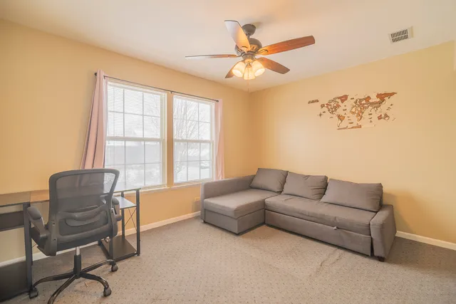 $4,100 | 164 Forestview Court, Aurora, IL 60502