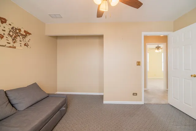 $4,100 | 164 Forestview Court, Aurora, IL 60502