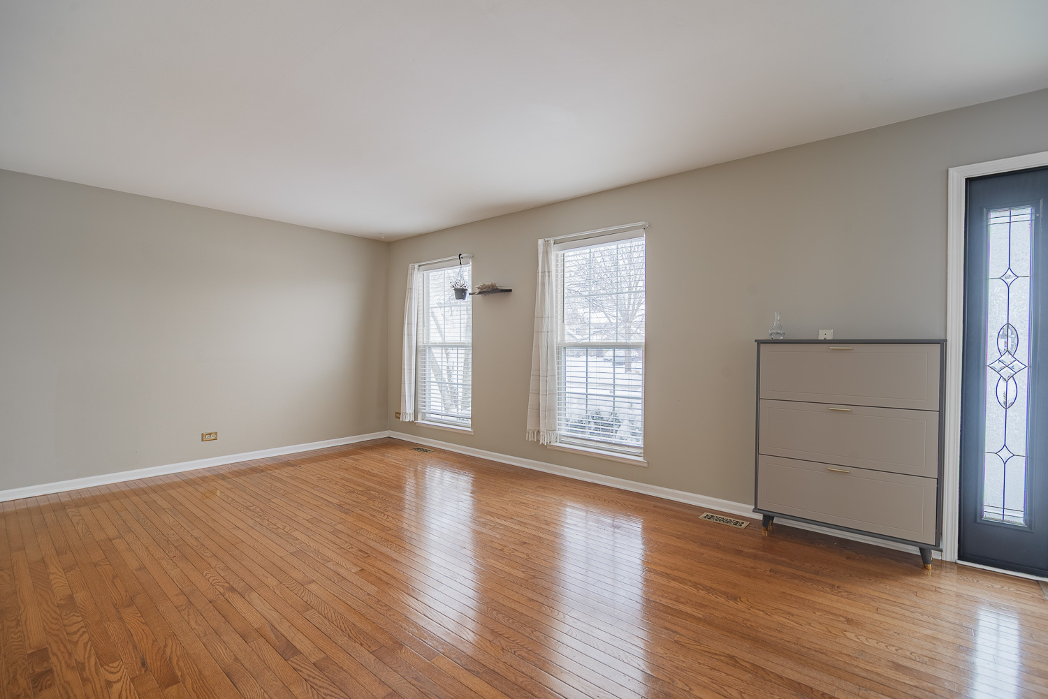 164 Forestview Court Aurora, IL 60502 - Photo 4 of 42