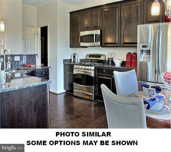 42237 Shorecrest Terrace Stone Ridge, VA 20105 - Photo 2 of 16 Kitchen