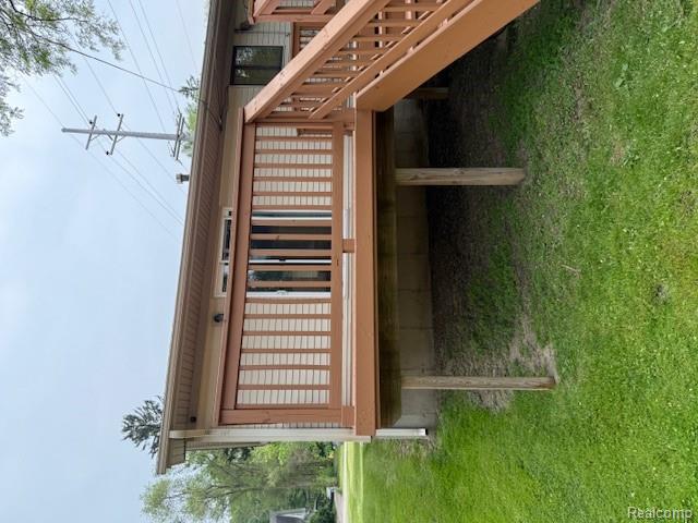 5496 Elizabeth Lake Road Waterford, MI 48327 - Photo 24 of 37 Gallery Image 24