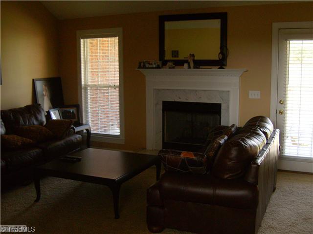 1078 Enterprise Road Lexington, NC 27295 - Photo 5 of 12 Living Room.