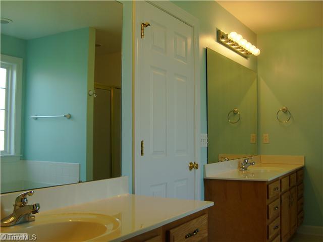 1078 Enterprise Road Lexington, NC 27295 - Photo 7 of 12 Master Bath/Spa.