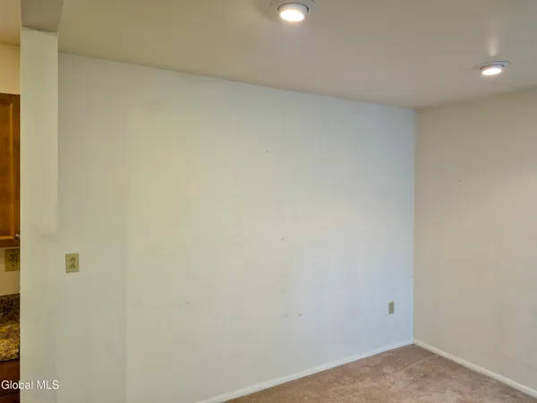 $1,150 | 524 Maple Avenue, Unit 8, Saratoga Springs, NY 12866