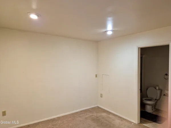 $1,150 | 524 Maple Avenue, Unit 8, Saratoga Springs, NY 12866