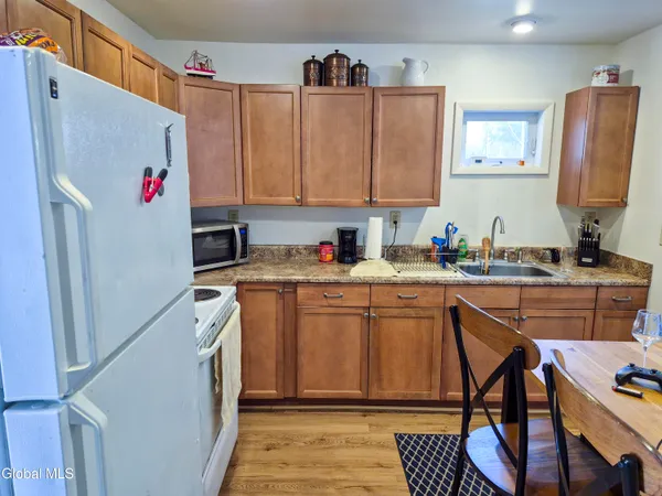 $1,150 | 524 Maple Avenue, Unit 8, Saratoga Springs, NY 12866