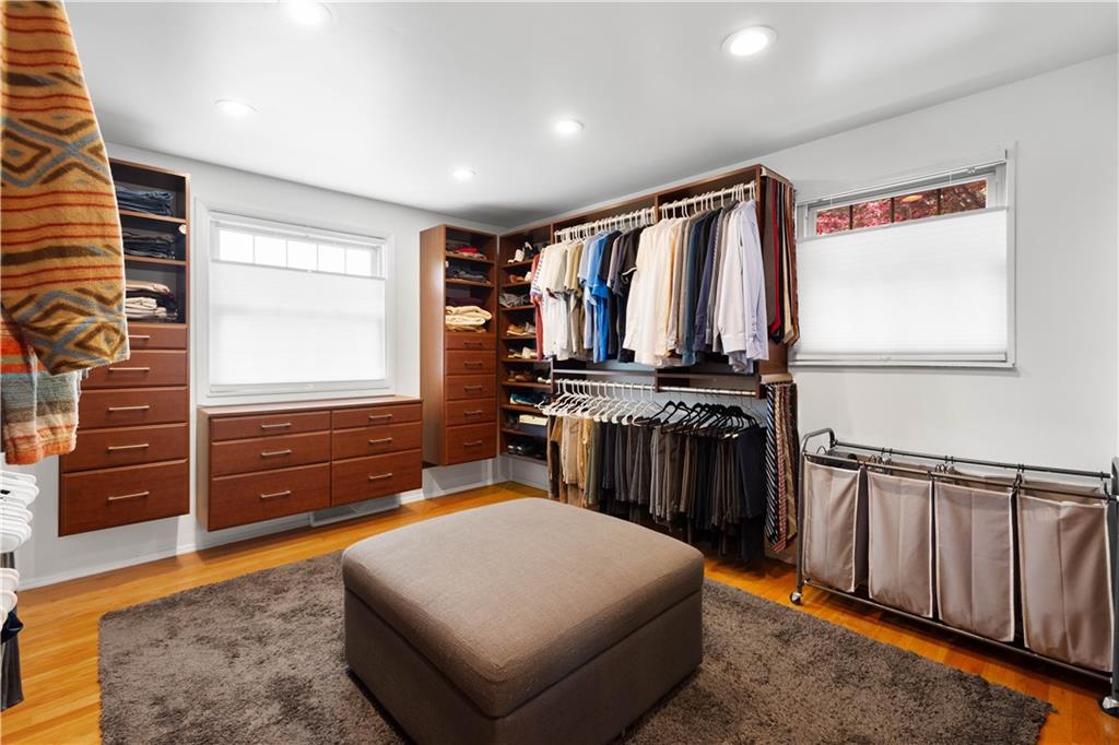 357 Rockfield Road Pittsburgh, PA 15243 - Photo 22 of 40 5th bedroom converted to a dressing room