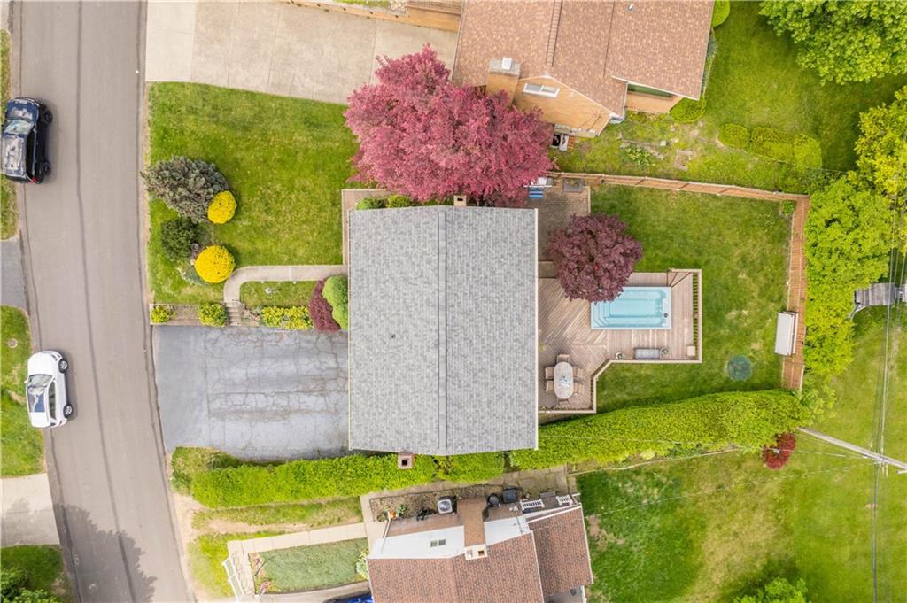 357 Rockfield Road Pittsburgh, PA 15243 - Photo 4 of 40