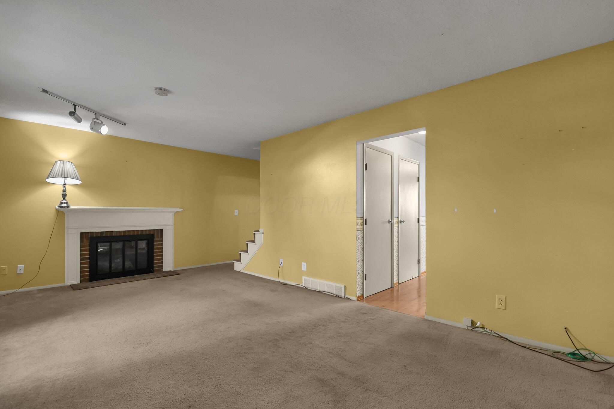 1607 McNaughten Road Columbus, OH 43232 - Photo 5 of 38 7-web-or-mls-1607-mcnaughten-rd