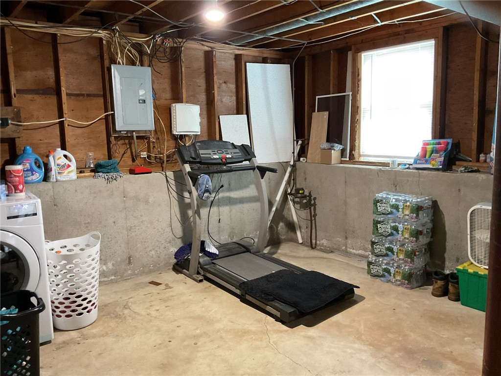 16 Arrow Avenue Warwick, RI 02886 - Photo 22 of 36