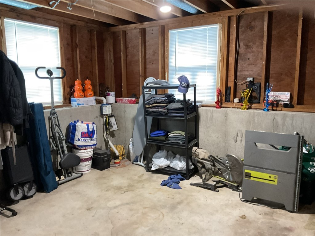 16 Arrow Avenue Warwick, RI 02886 - Photo 23 of 36