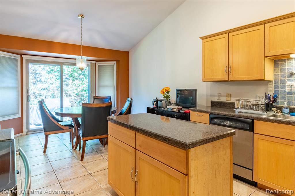 22500 Timber Ridge Court Woodhaven, MI 48183 - Photo 22 of 29