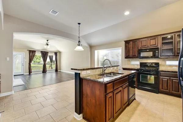 $2,600 | 1614 Hidden Springs Path, Round Rock, TX 78665