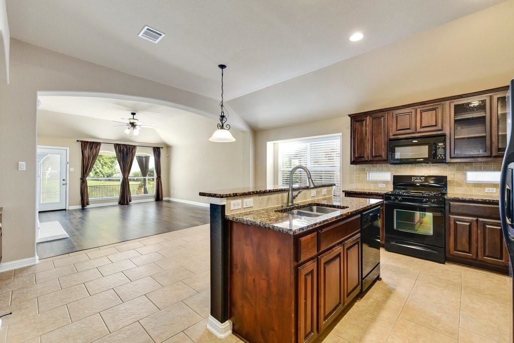 1614 Hidden Springs Path Round Rock, TX 78665 - Photo 3 of 29