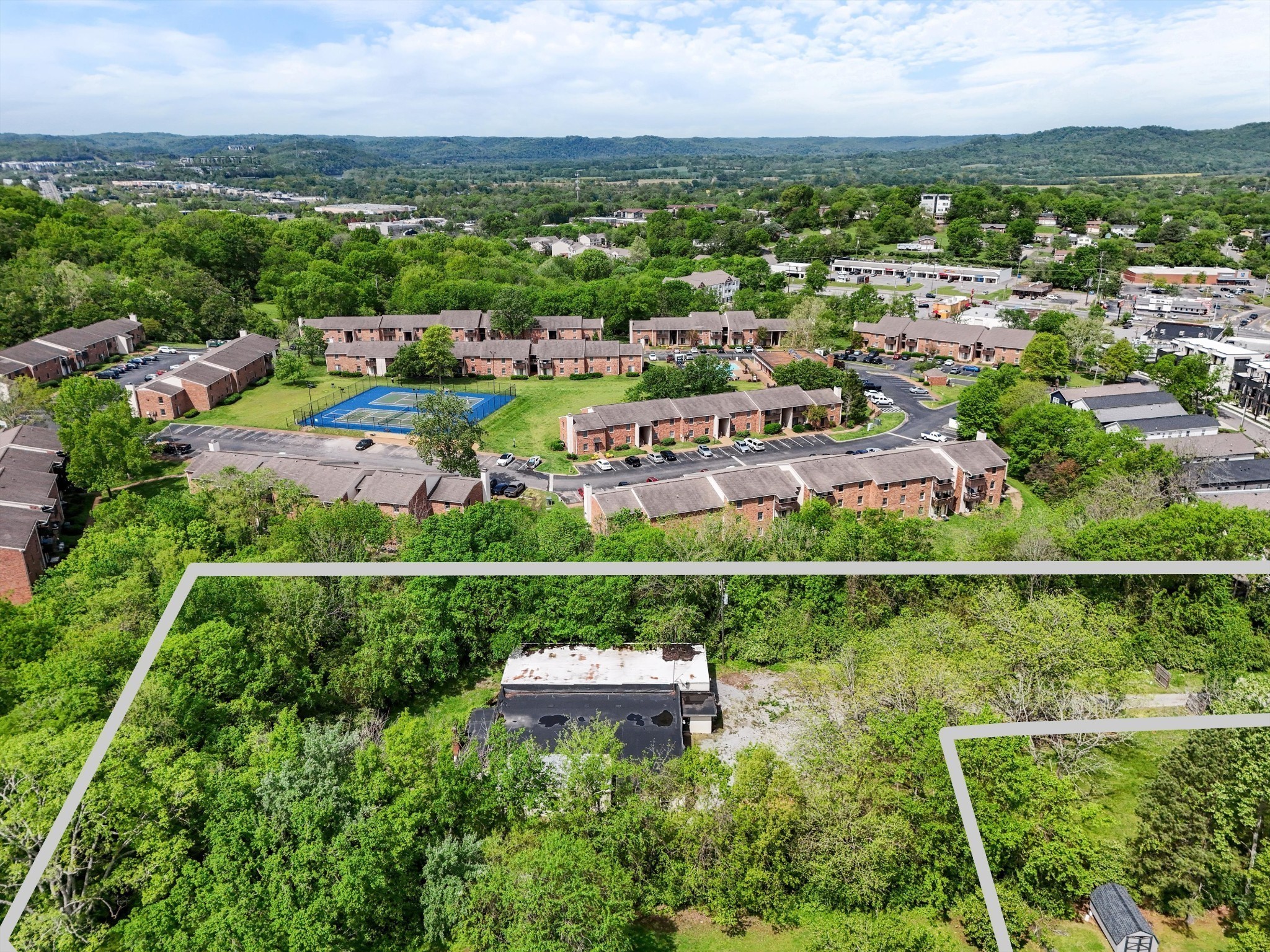 813 Watts Lane Nashville, TN 37209 - Photo 7 of 11 a view of a city