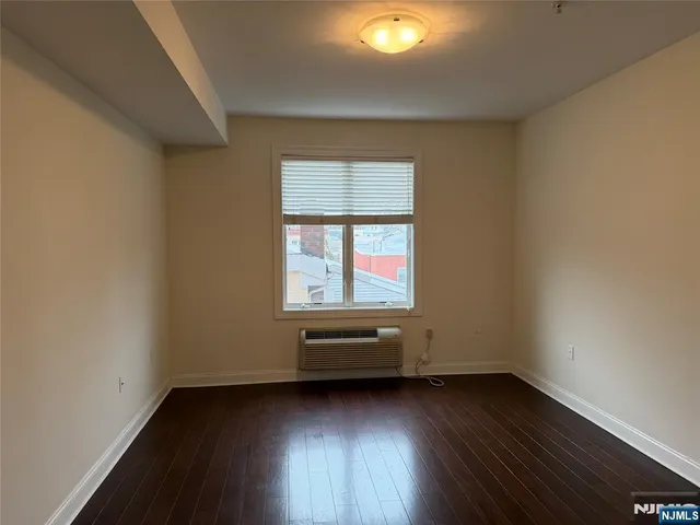 $2,375 | 225 Walker Street, Unit 304, Cliffside Park, NJ 07010