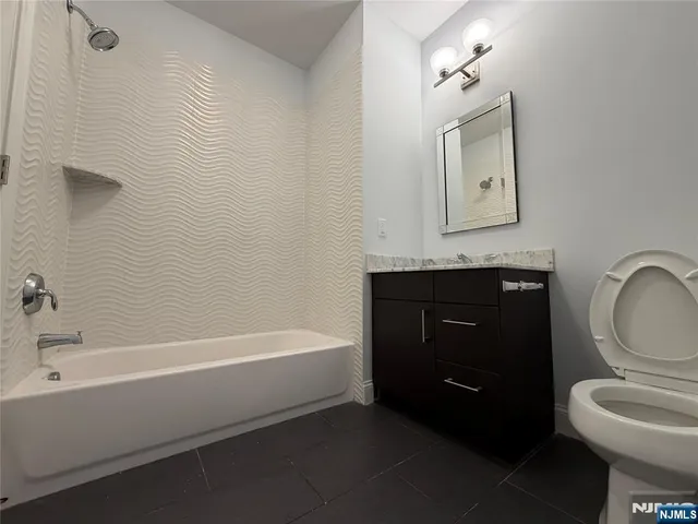 $2,375 | 225 Walker Street, Unit 304, Cliffside Park, NJ 07010