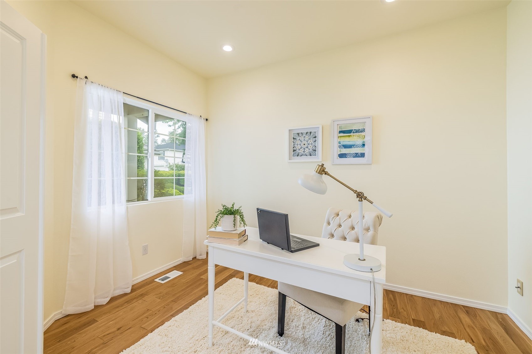 13335 133rd Place Southeast Renton, WA 98058 - Photo 8 of 16 Gallery Image 8