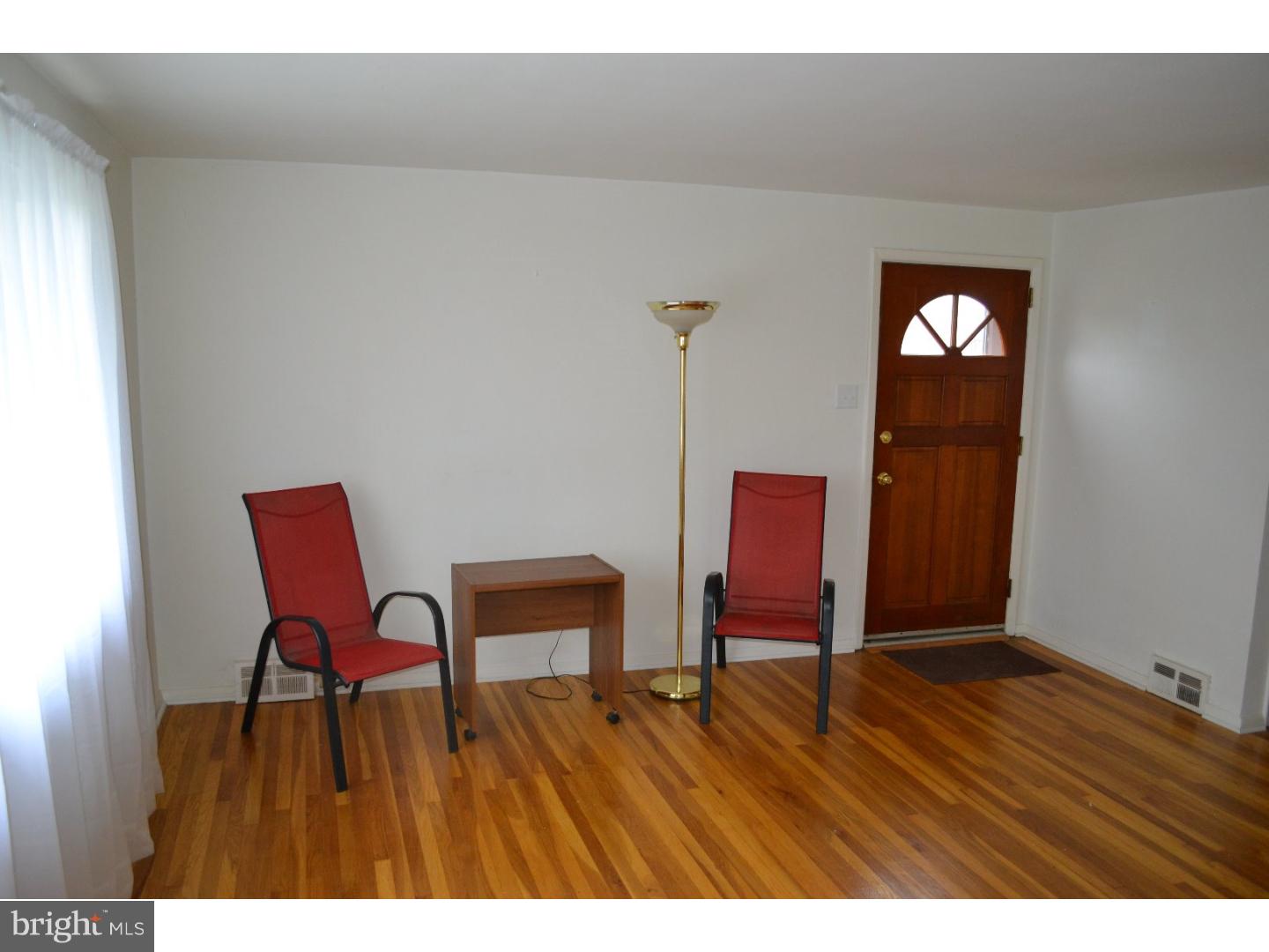 6 Collier Circle Ridley Park, PA 19078 - Photo 8 of 24 Living Room