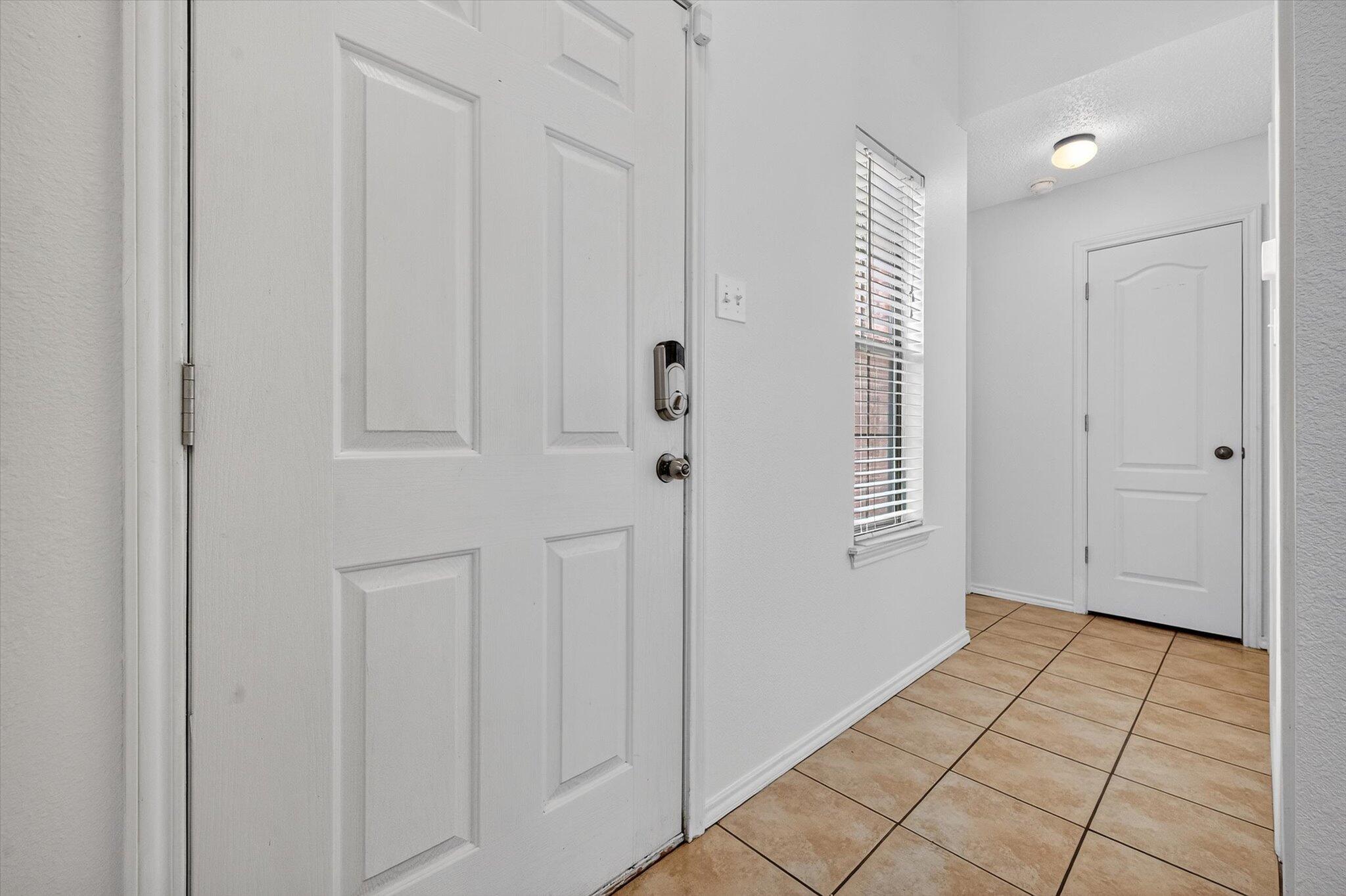 2216 97th Street Lubbock, TX 79423 - Photo 4 of 29 a view of an empty room