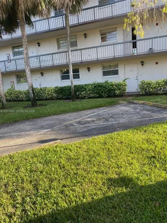 $169,900 | 7450 Northwest 17th Street, Unit 205, Plantation, FL 33313
