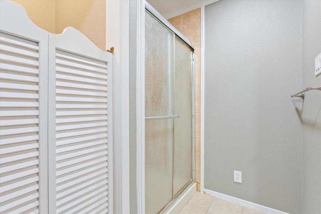 109 Hilltop Street Riesel, TX 76682 - Photo 19 of 32 a view of a bathroom with a white door